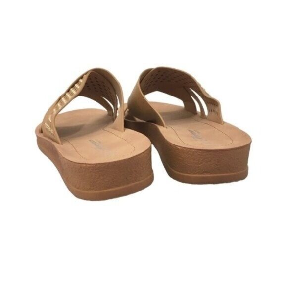 Women Summer Shoe Sandal Size 6.5 Tan/Camel Slip On Slides Studded New in Box - Picture 8 of 9